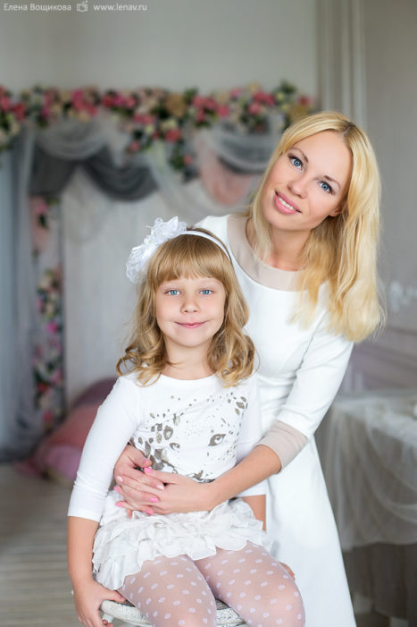 фотосессия для мамы и дочки в фотостудии фотограф нижний новгород