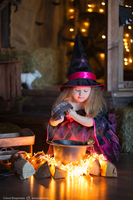 тематическая детская фотосессия a костюмах в студии хэллоуин