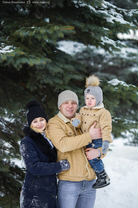 зимняя семейная фотосессия на природе
