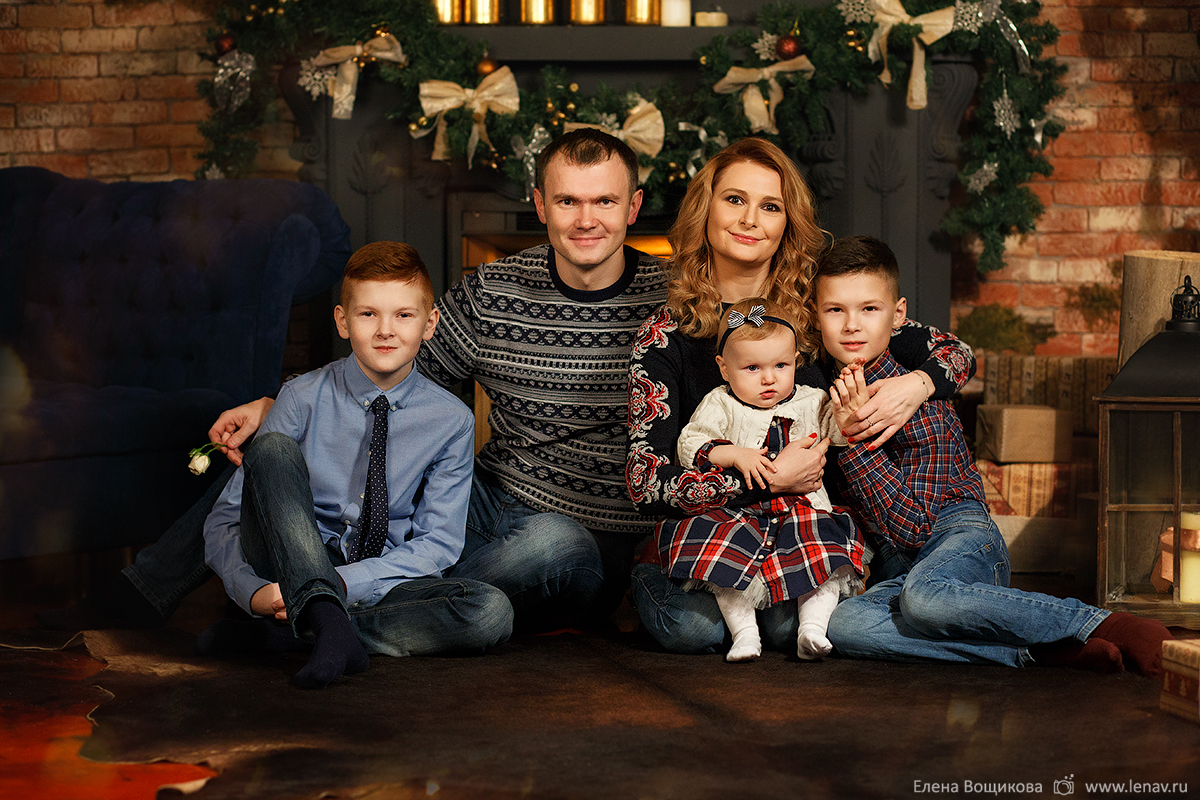 семейная новогодняя фотосессия фотограф семейный в нижнем новгороде